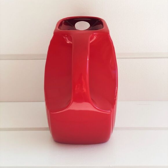 Fiesta 67-1/4 oz Large Disk Pitcher In Scarlet New With Tags - Picture 3 of 9